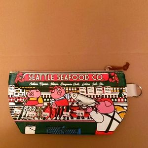 Chalo Seattle Seafood Co. Pigs Working In Fish Market Pouch NWOT